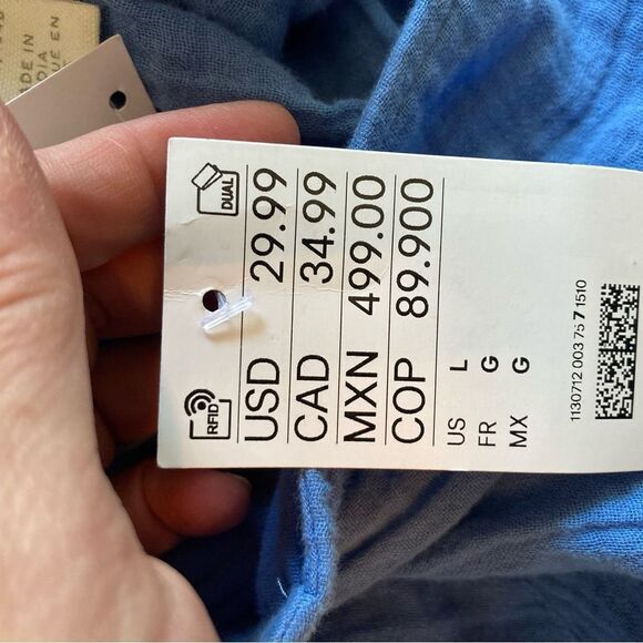 H&M NWT gauzy blouse glowing non sheer + extra button oversized - Picture 6 of 10